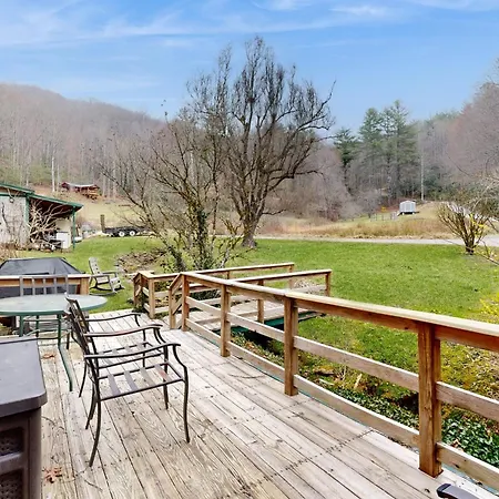 1 Bed 1 Bath Vacation Home In Sylva Exterior photo