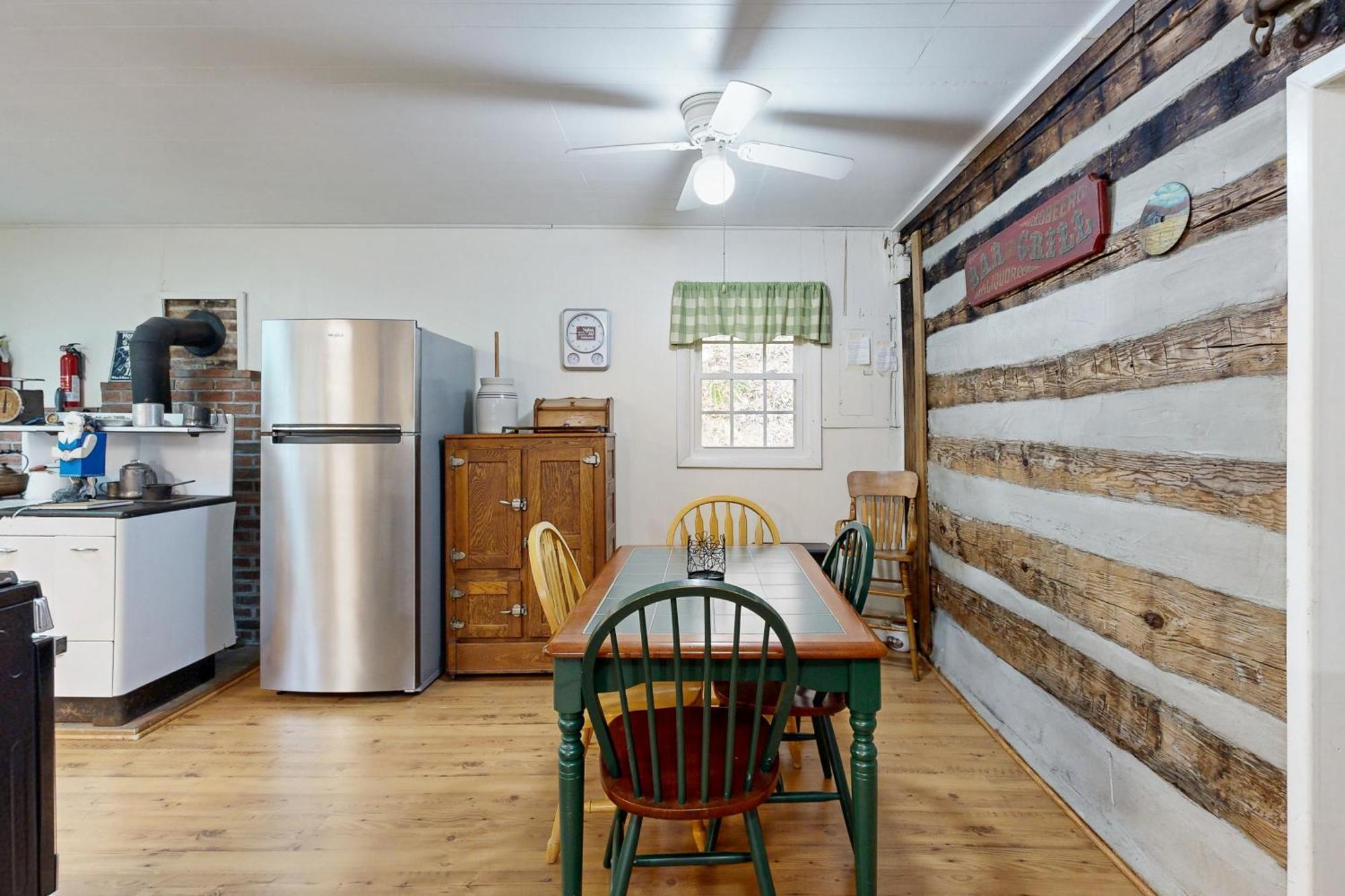 1 Bed 1 Bath Vacation In Sylva